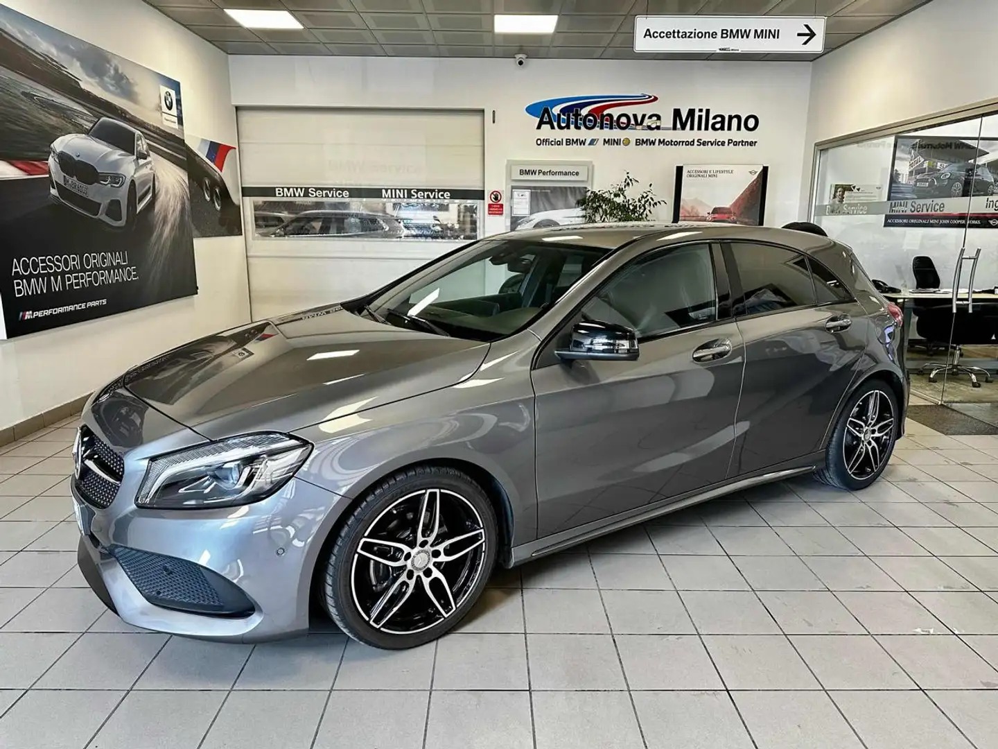 Mercedes-Benz A 200 Premium Grigio - 1