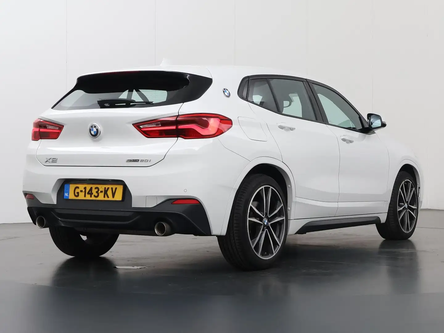 BMW X2 sDrive20i Executive | M Sport | Navigatie | Climat Wit - 2