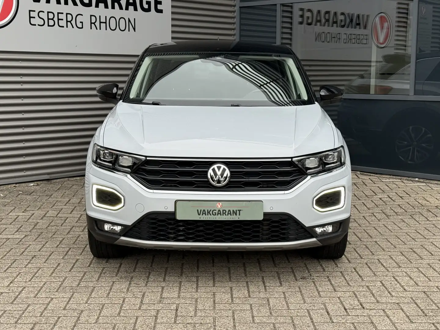 Volkswagen T-Roc 1.5 TSI Sport DSG,NAVI/CAM,KESSY,LED,VIRTUAL Wit - 2