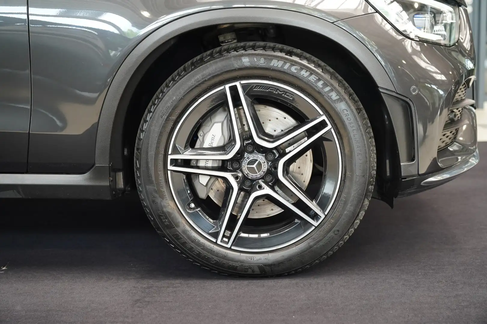 Mercedes-Benz GLC 220 GLC 220 d 4M AMG Line MULTIBEAM Akustik DISTRONI Grau - 2