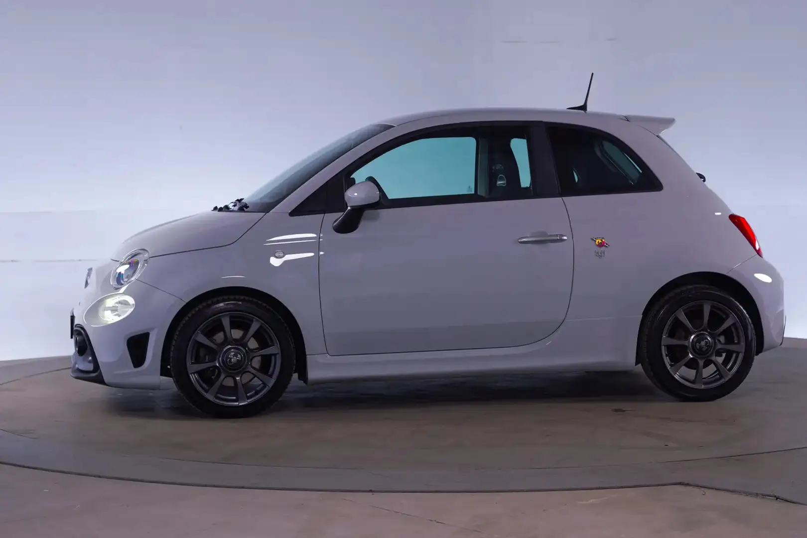Fiat 500 595 1.4 T-Jet 146pk [ Navi Airco PDC ] Grau - 2