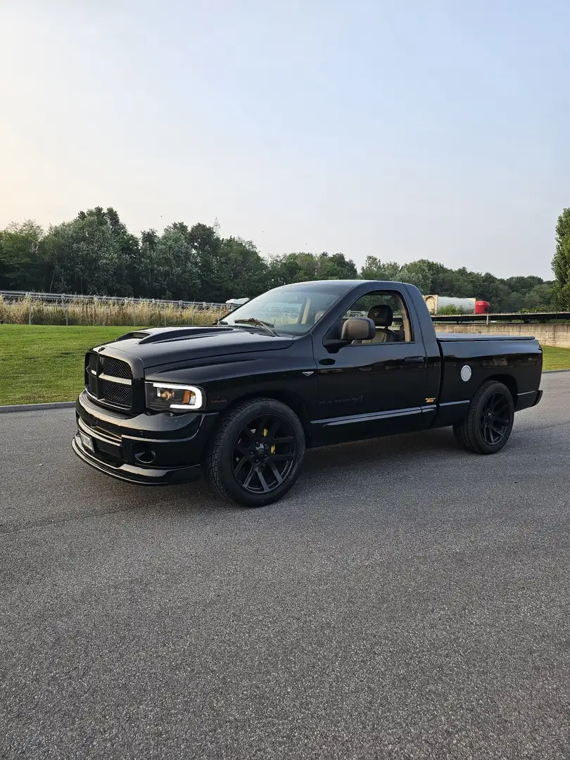 Dodge RAM rumble bee 5.7 hemi - 1