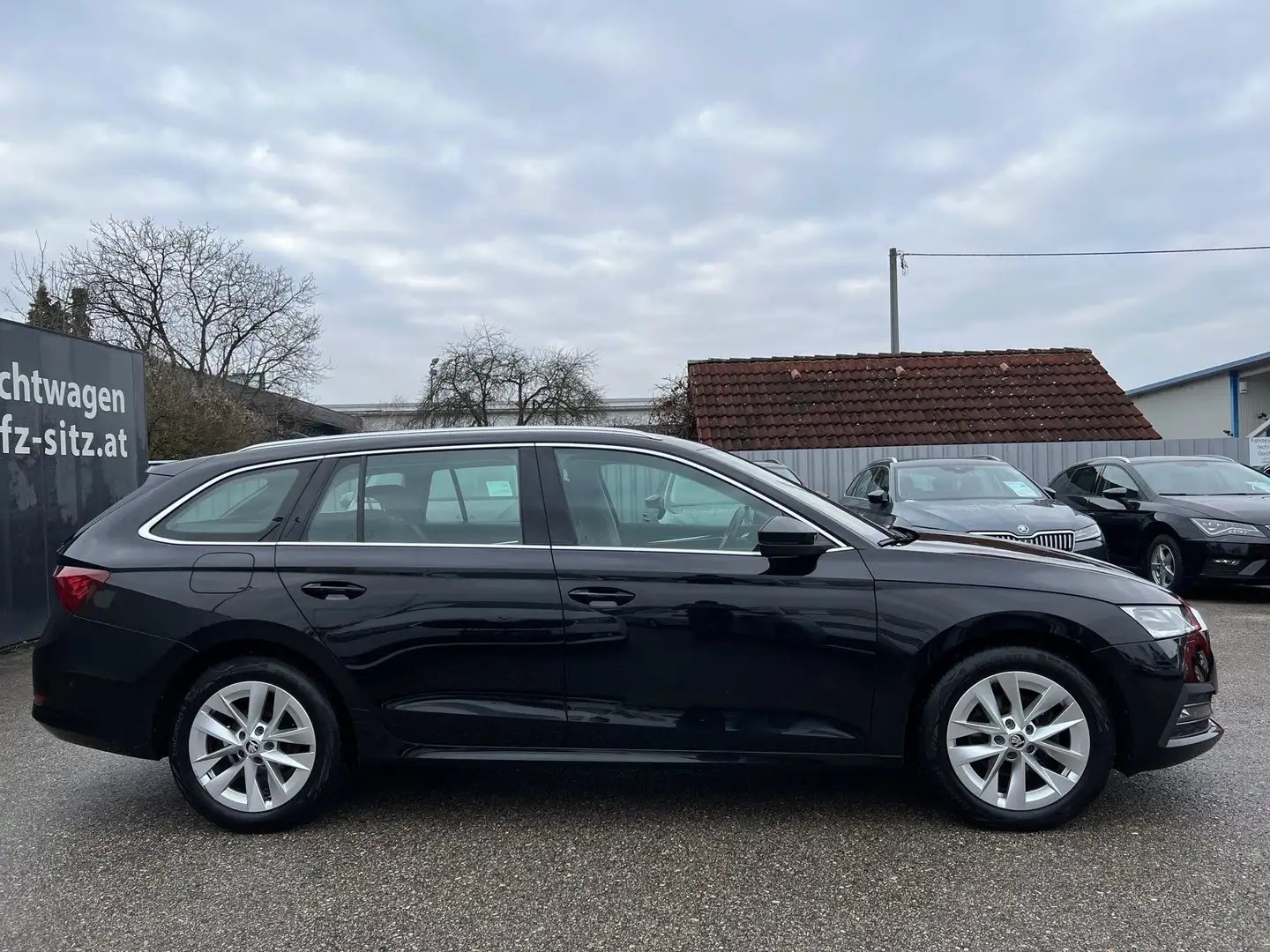 Skoda Octavia Combi 2,0 TDI Premium DSG | ACC/HUD/AHK Schwarz - 2