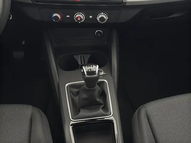 Audi Q2 view 12