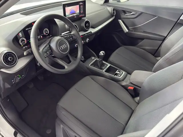 Audi Q2 view 6