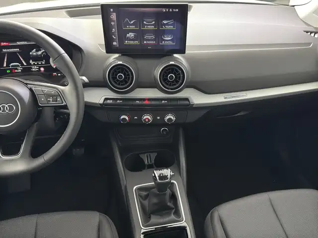 Audi Q2 view 10
