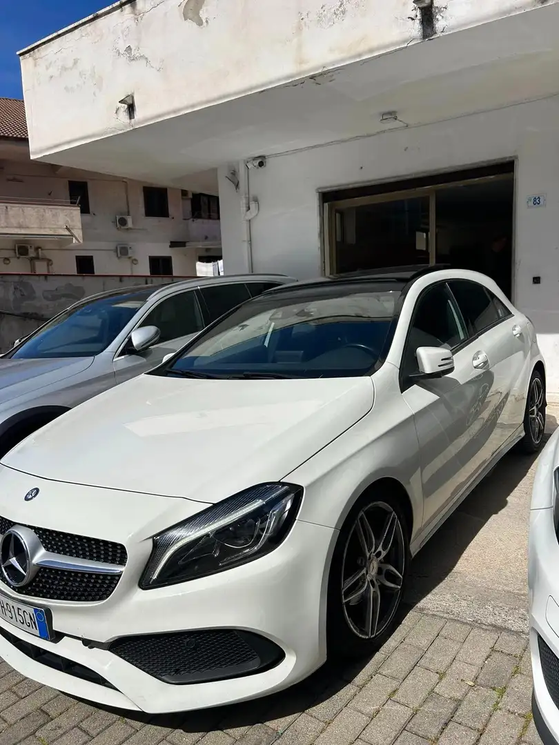 Mercedes-Benz A 200 A 200 d Premium AMG 4matic auto Blanc - 2