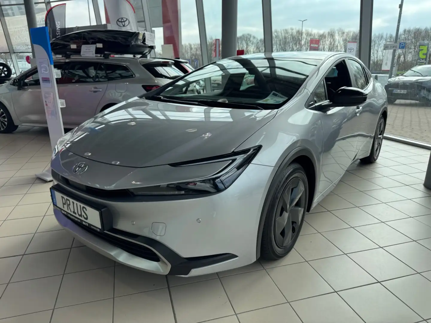 Toyota Prius 2.0 PlugIn Hybrid ACC FLA SpurH SpurW LM Plateado - 2