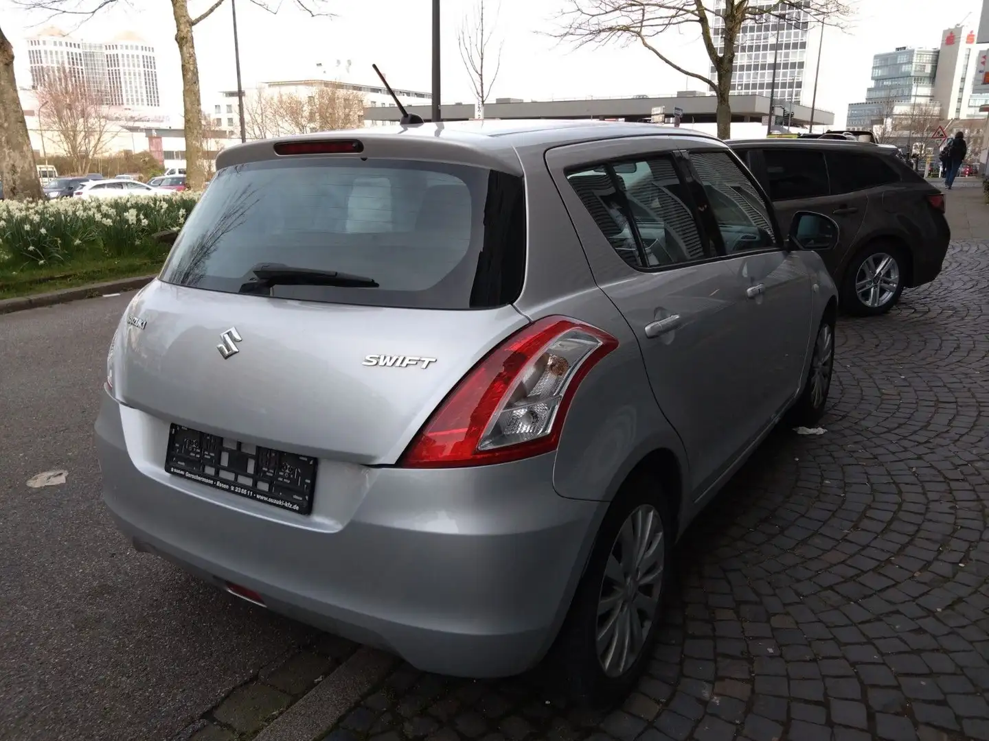 Suzuki Swift 1.2 Comfort + Unfall Fahrzeug Silber - 2