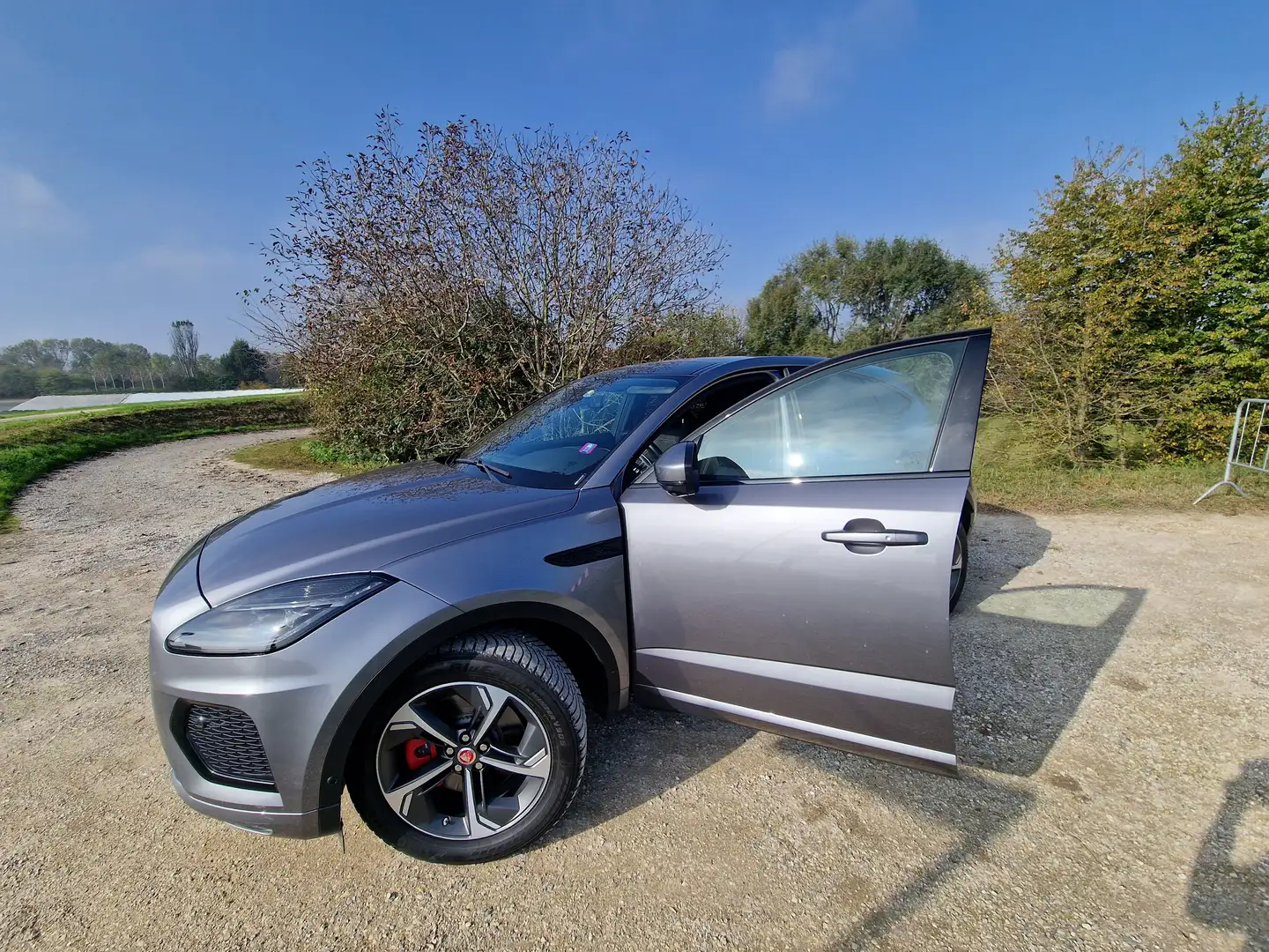 Jaguar E-Pace E-Pace 2021 2.0d i4 SE R.D. Storm Ed. AWD Zilver - 1