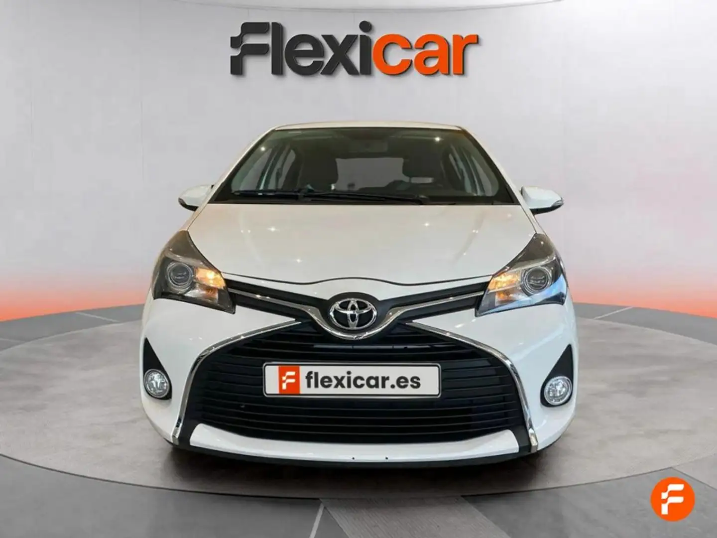 Toyota Yaris 100 Active Blanco - 2