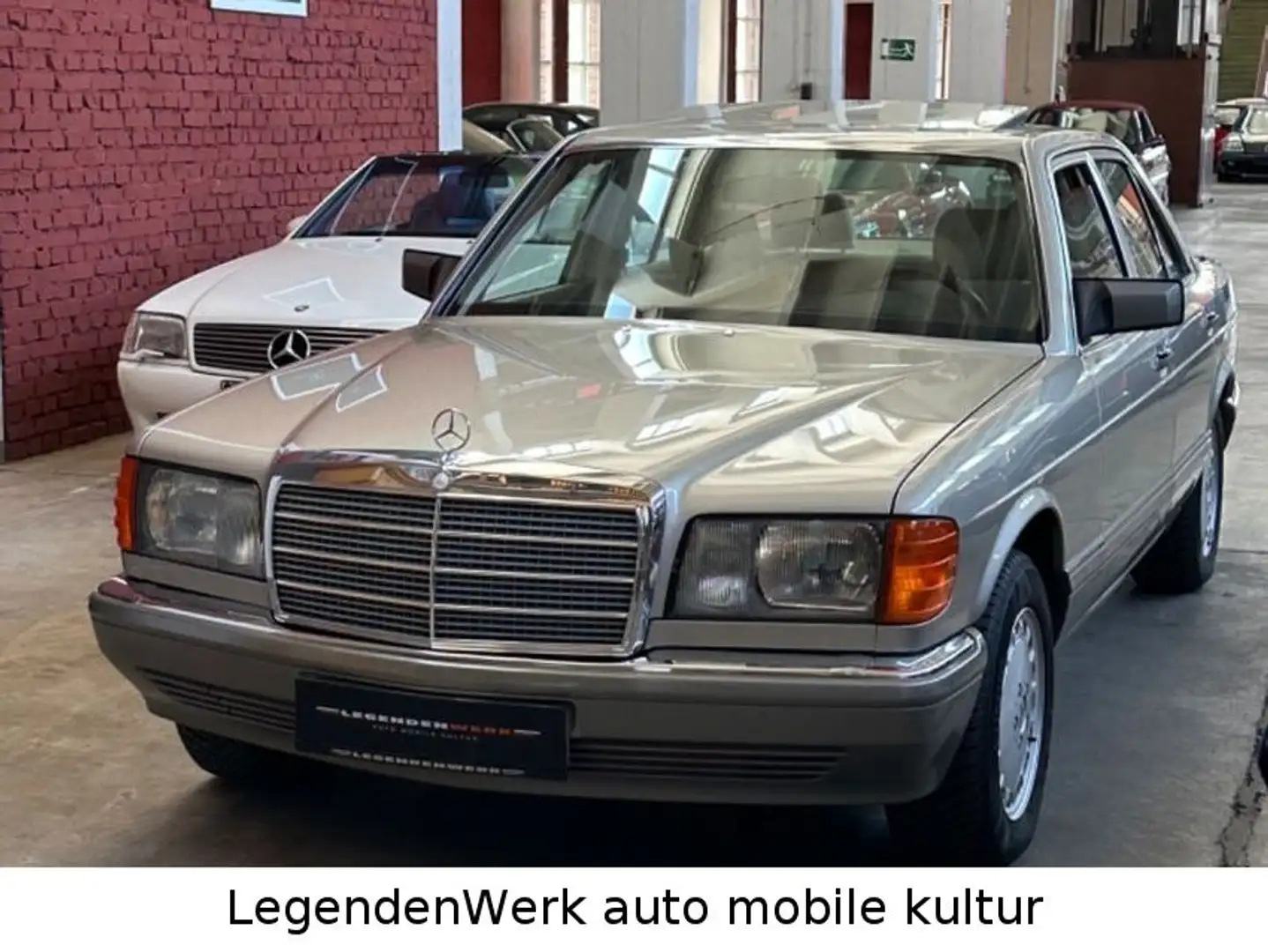 Mercedes-Benz 420 SE W126 2. Hand Deutsche EZ Erstlack Velours Argintiu - 2