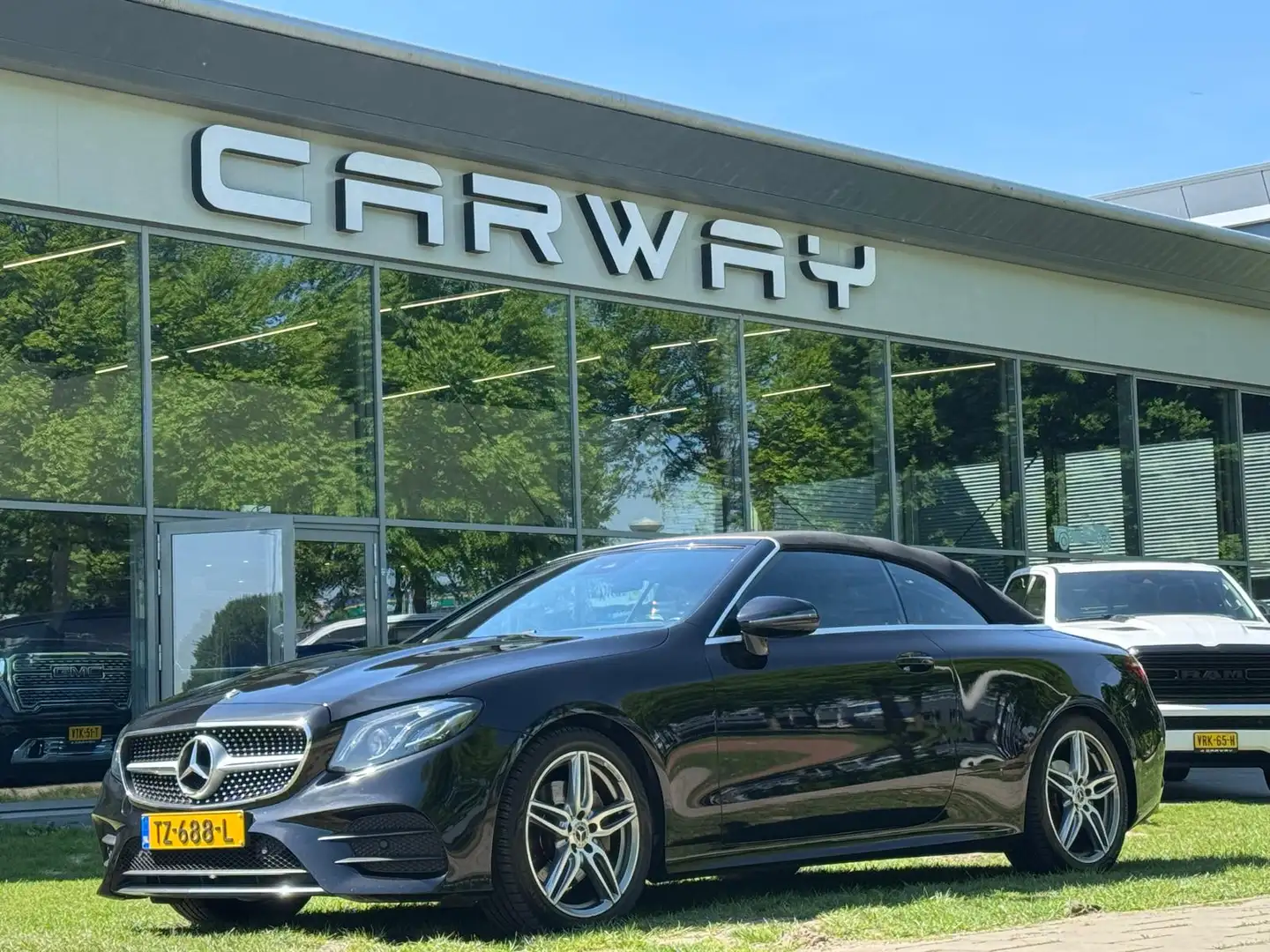 Mercedes-Benz E 200 Premium AMG Cabrio Nwe type Zwart - 2