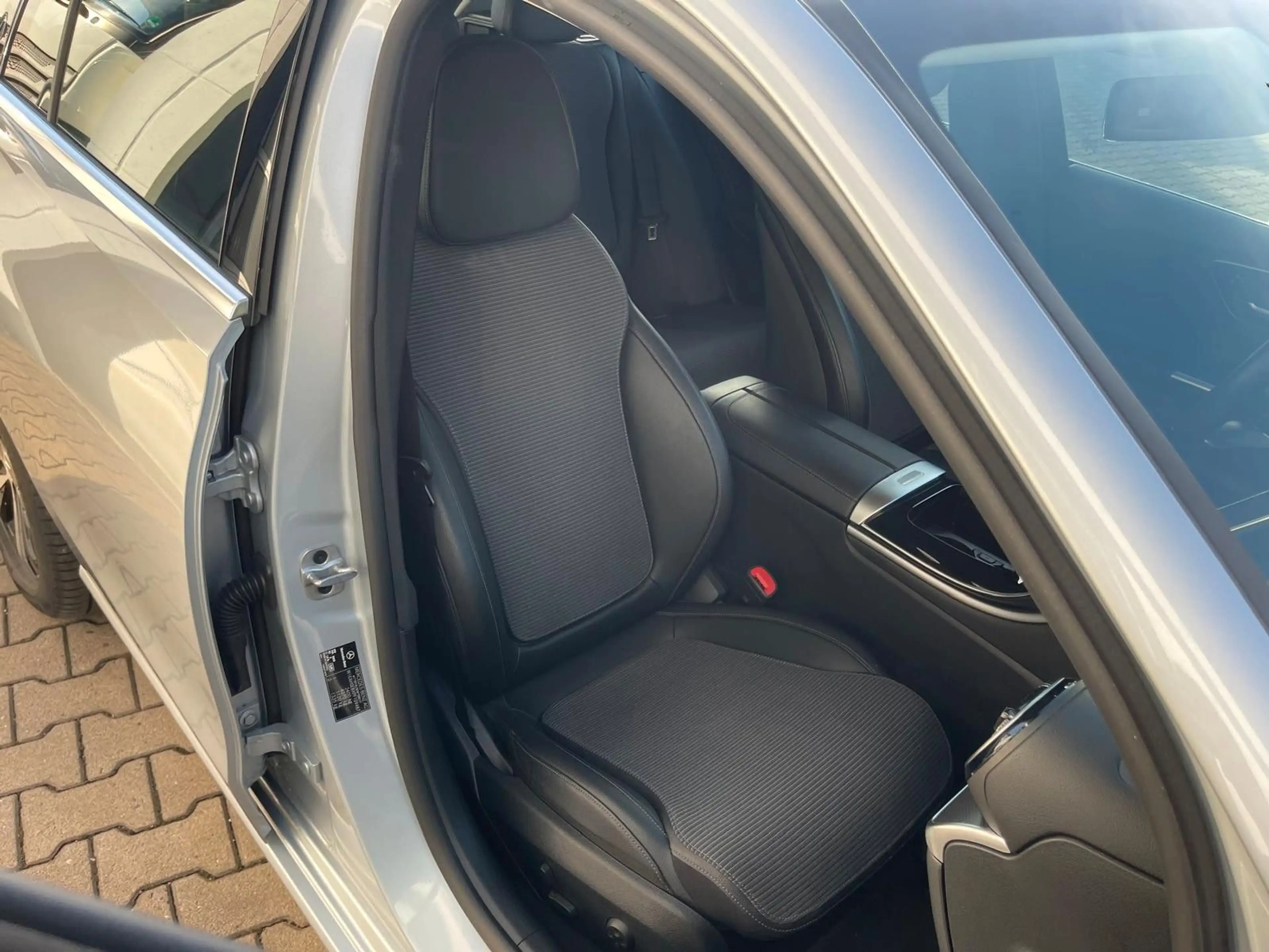Mercedes-Benz C 220 d T Avantgarde/1HD/MWST/AUT/HEADUP/NAVI/LED — photo 12