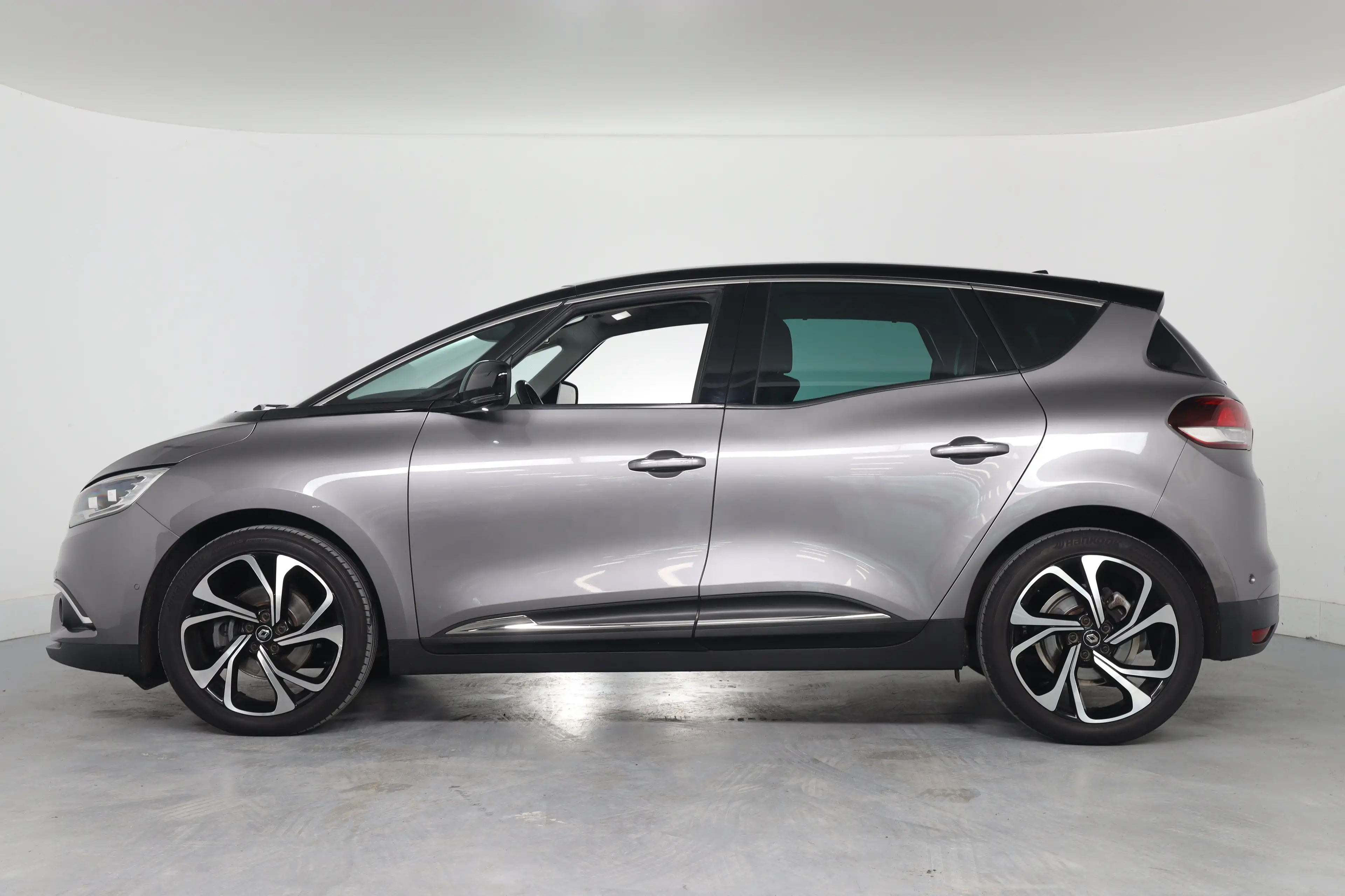 Renault Scenic 1.3 TCe Bose | Automaat! | Panoramadak | BOSE | HU — photo 2
