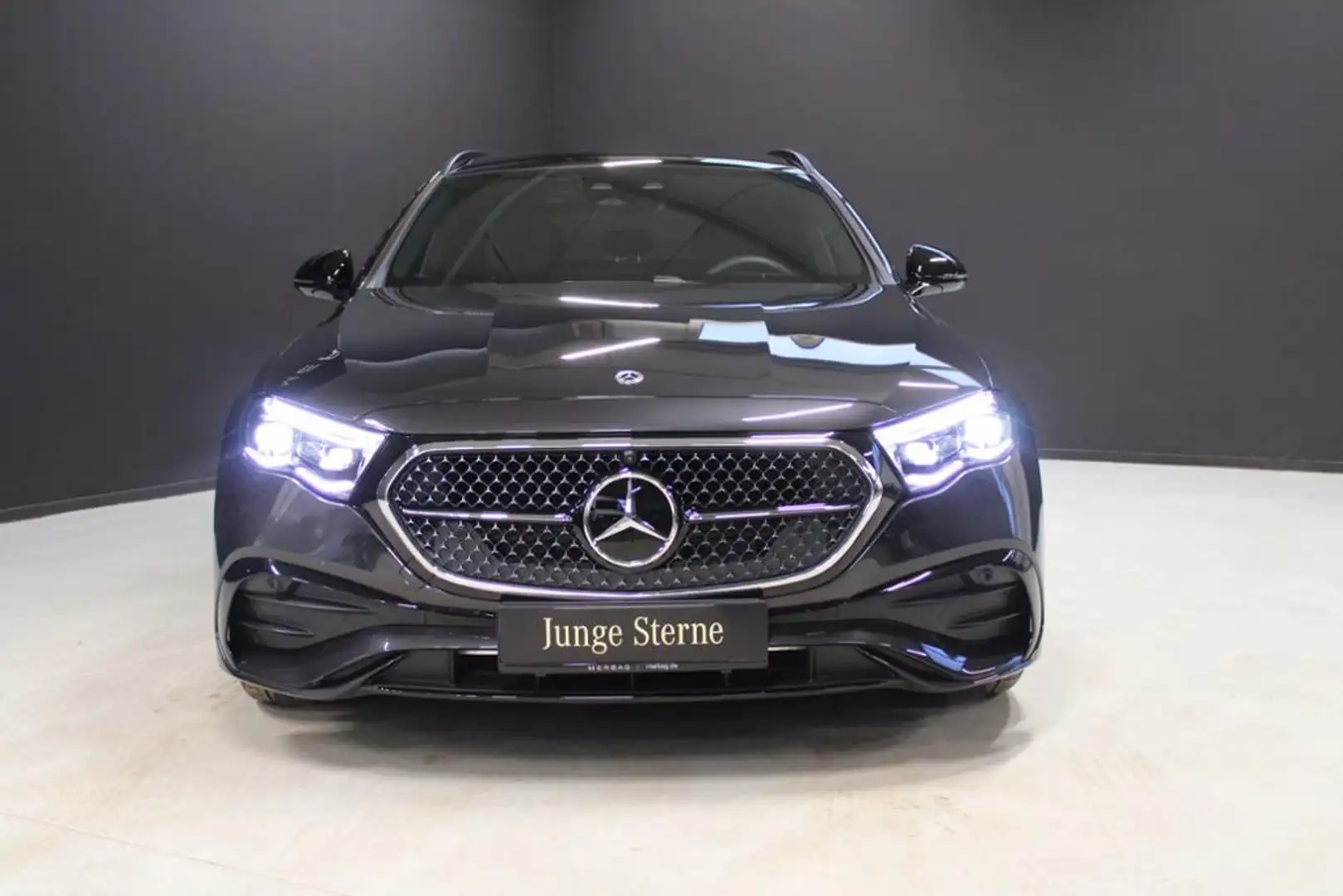 Mercedes-Benz E 300 T de 4M *AMG Night Pano Digital Burm4D DC+ Grau - 2