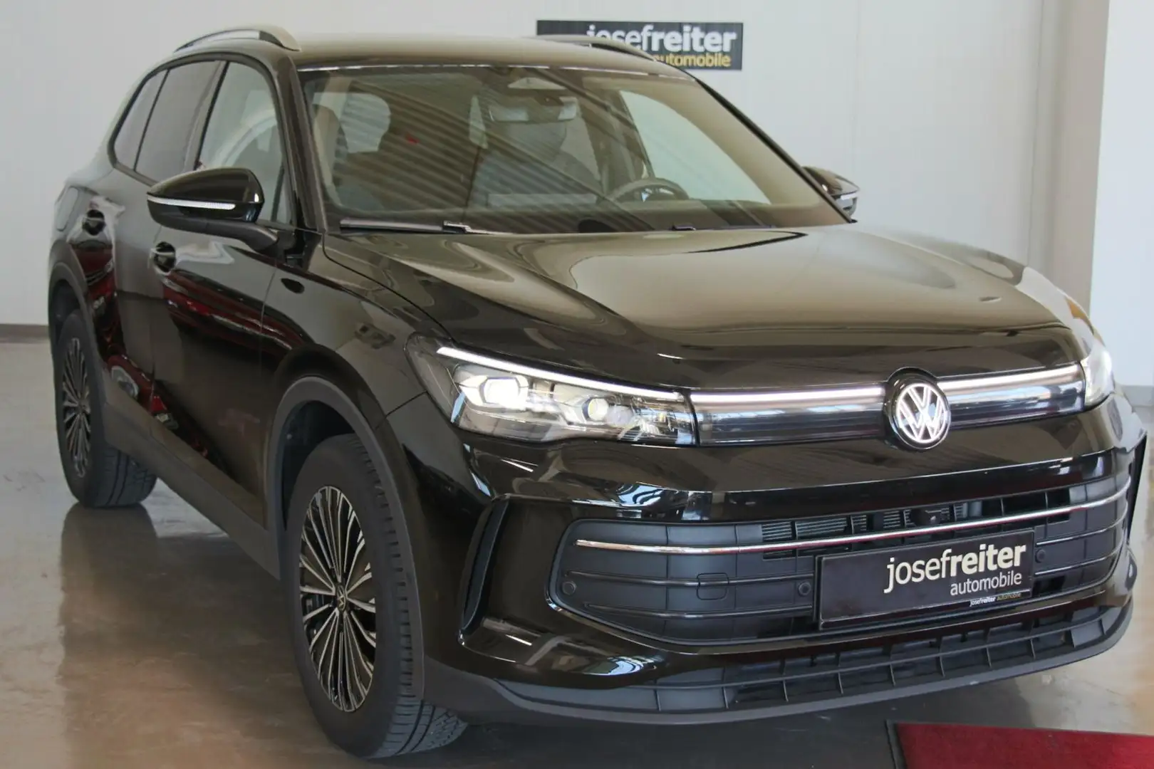 Volkswagen Tiguan 2.0 TDI DSG Goal/AHK/HEAD-UP/IQ LIGHT/360°KAM Schwarz - 1