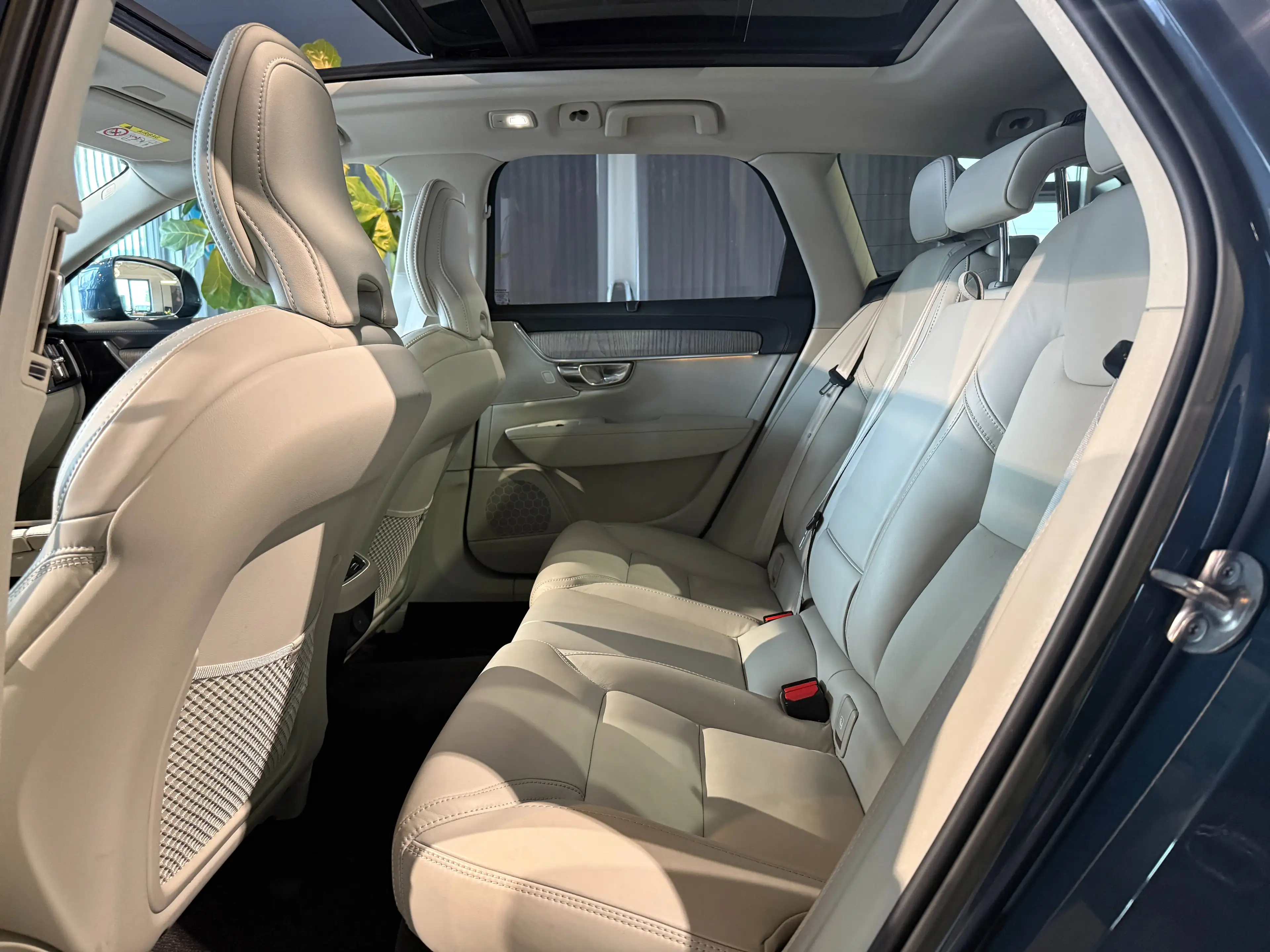 Volvo V90 Cross Country B5 Ultimate AWD Head-Up-Panorama-AHK-Sitzbelüftung — photo 10