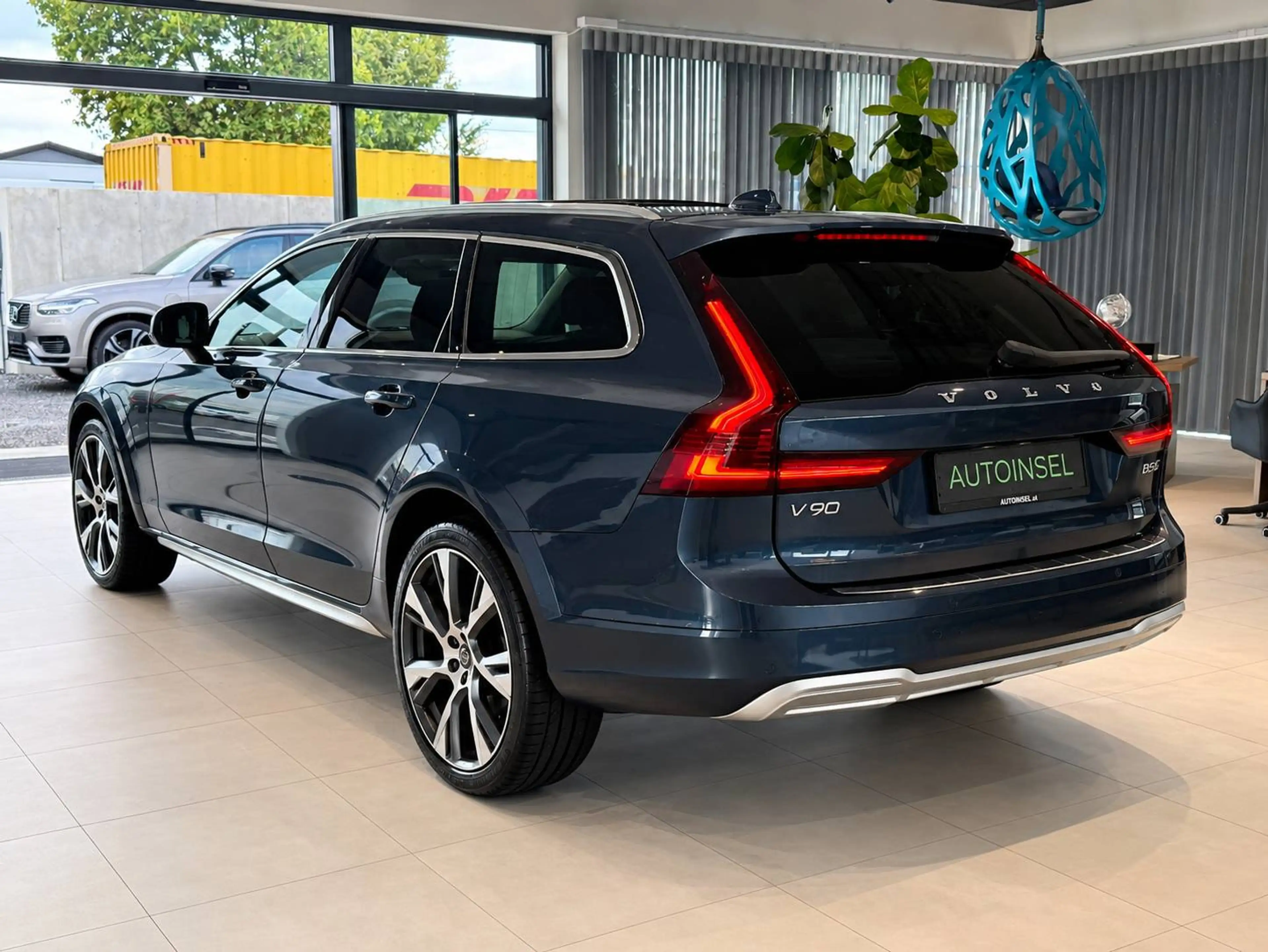 Volvo V90 Cross Country B5 Ultimate AWD Head-Up-Panorama-AHK-Sitzbelüftung — photo 4
