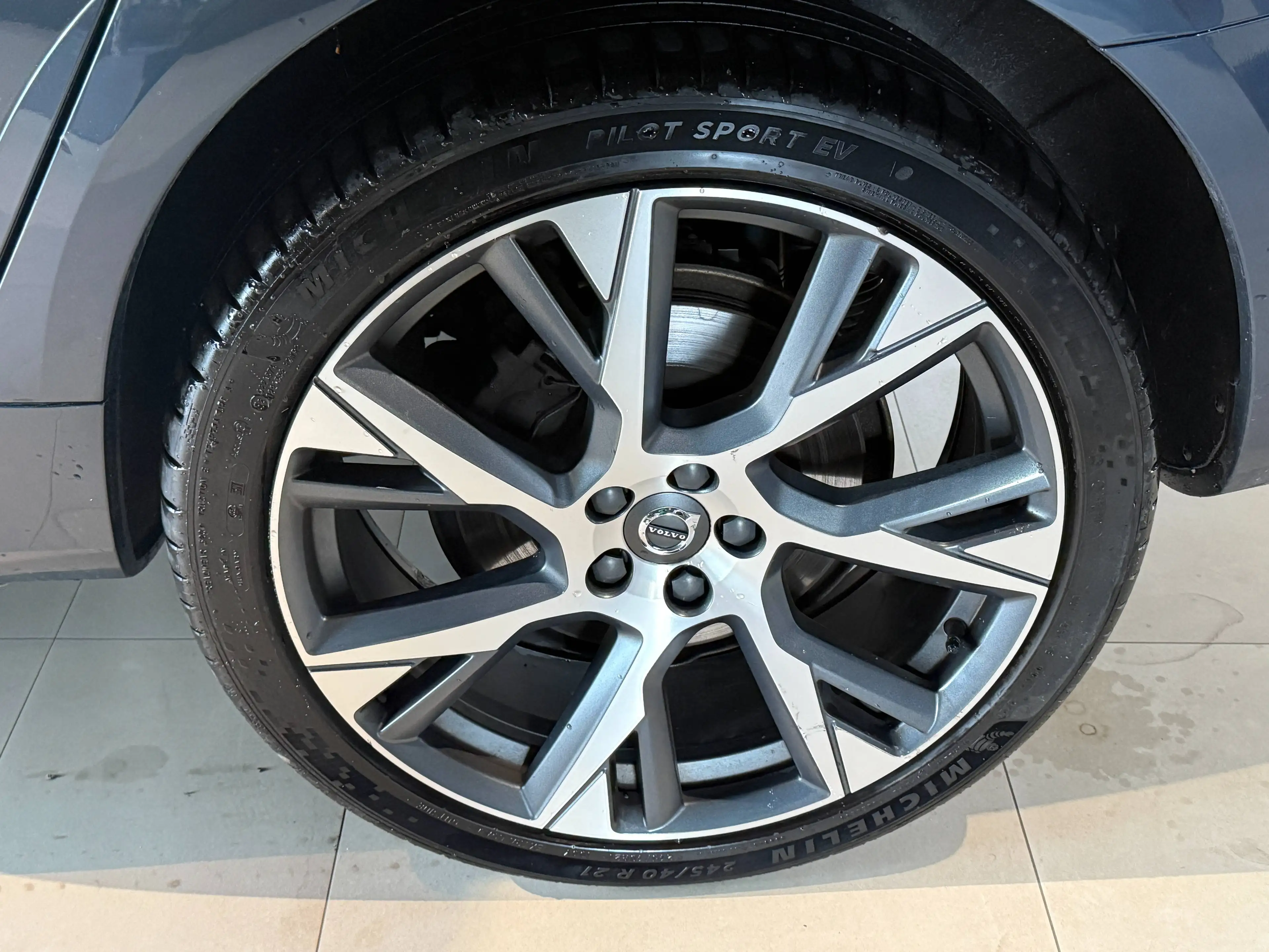 Volvo V90 Cross Country B5 Ultimate AWD Head-Up-Panorama-AHK-Sitzbelüftung — photo 6