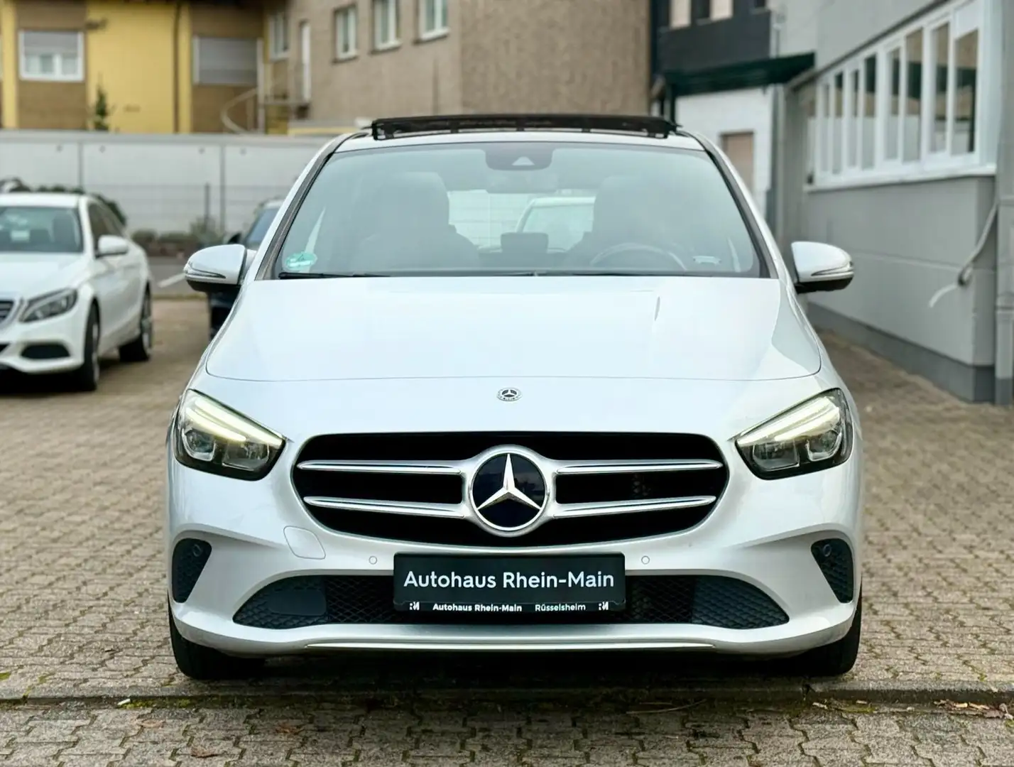 Mercedes-Benz B 180 B180*Widescreen*Panorama*Cam*Led*Assist*Leder Silber - 2