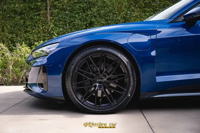 Audi E-Tron GT view 9