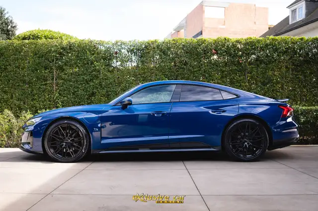 Audi E-Tron GT view 8