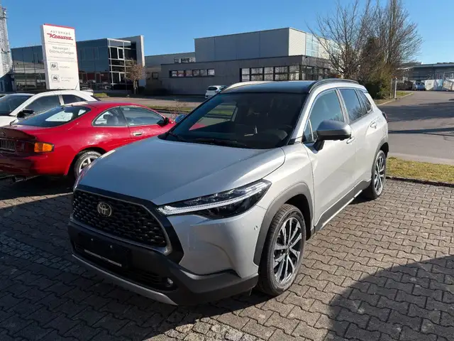 Toyota Corolla Cross 2.0 Hybrid AWD Lounge