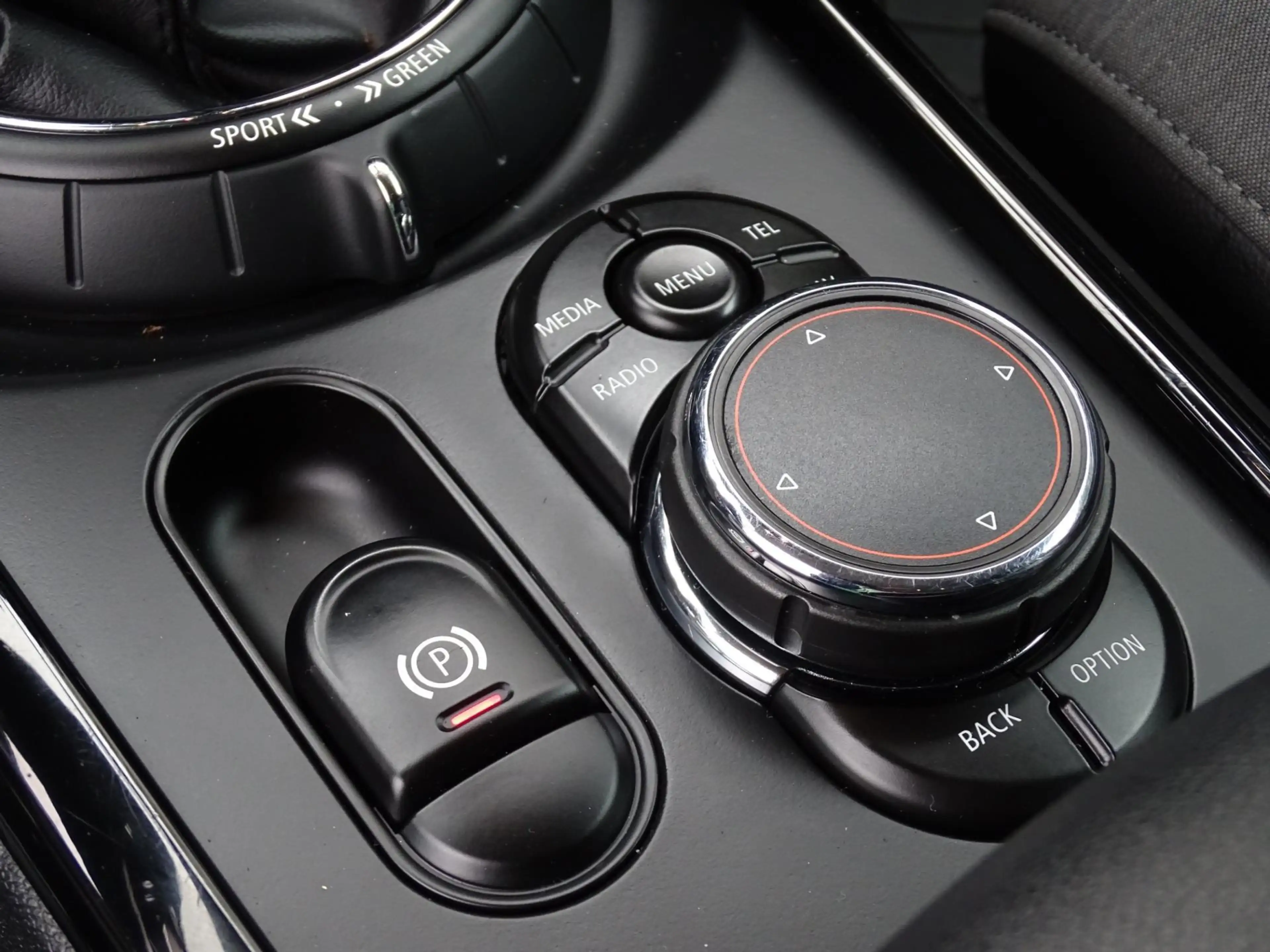 MINI Cooper Clubman Mini 1.5 Chili | Carplay | Climate control | Xenon — photo 10