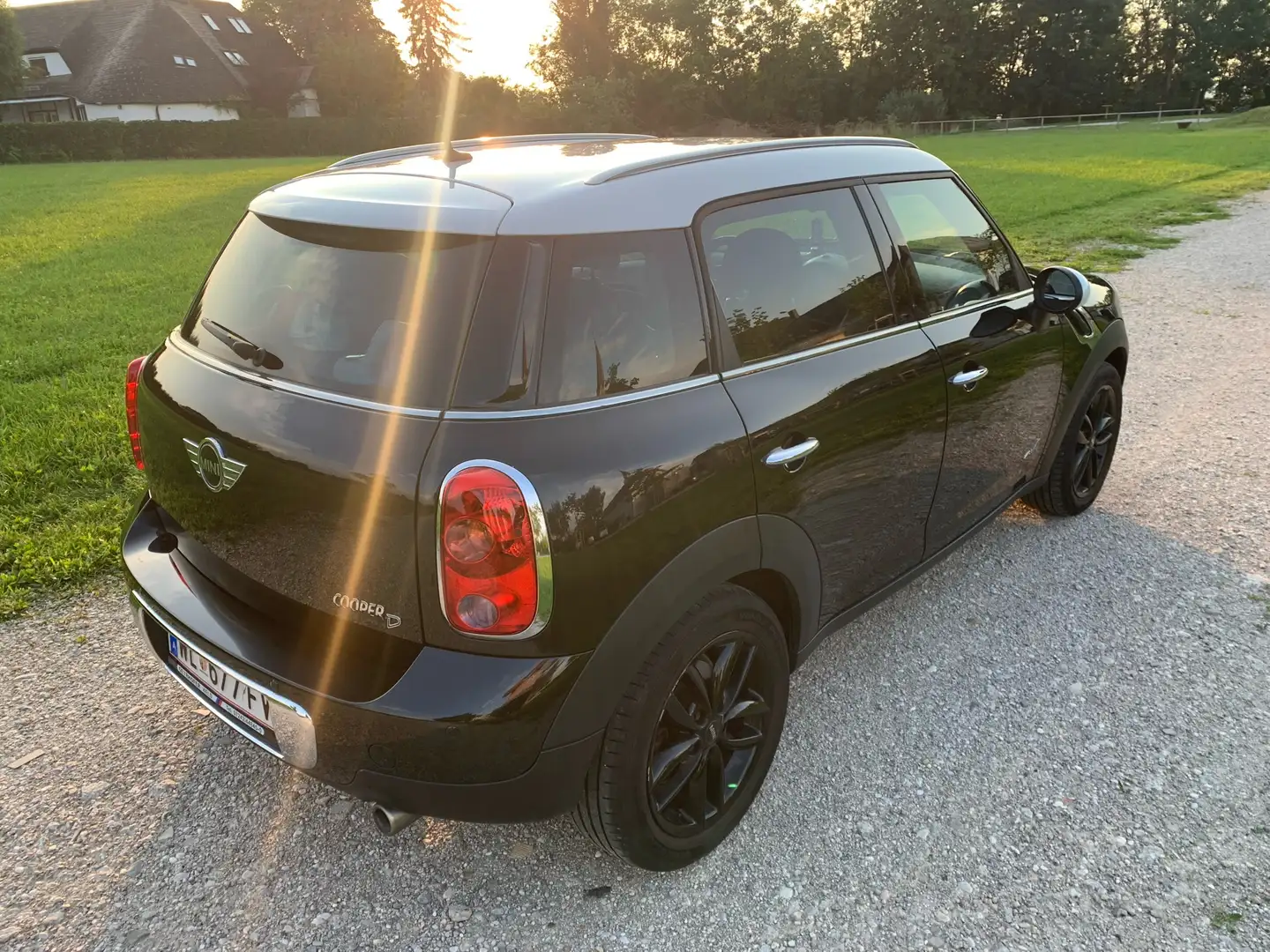 MINI Cooper D Countryman All4 crna - 2