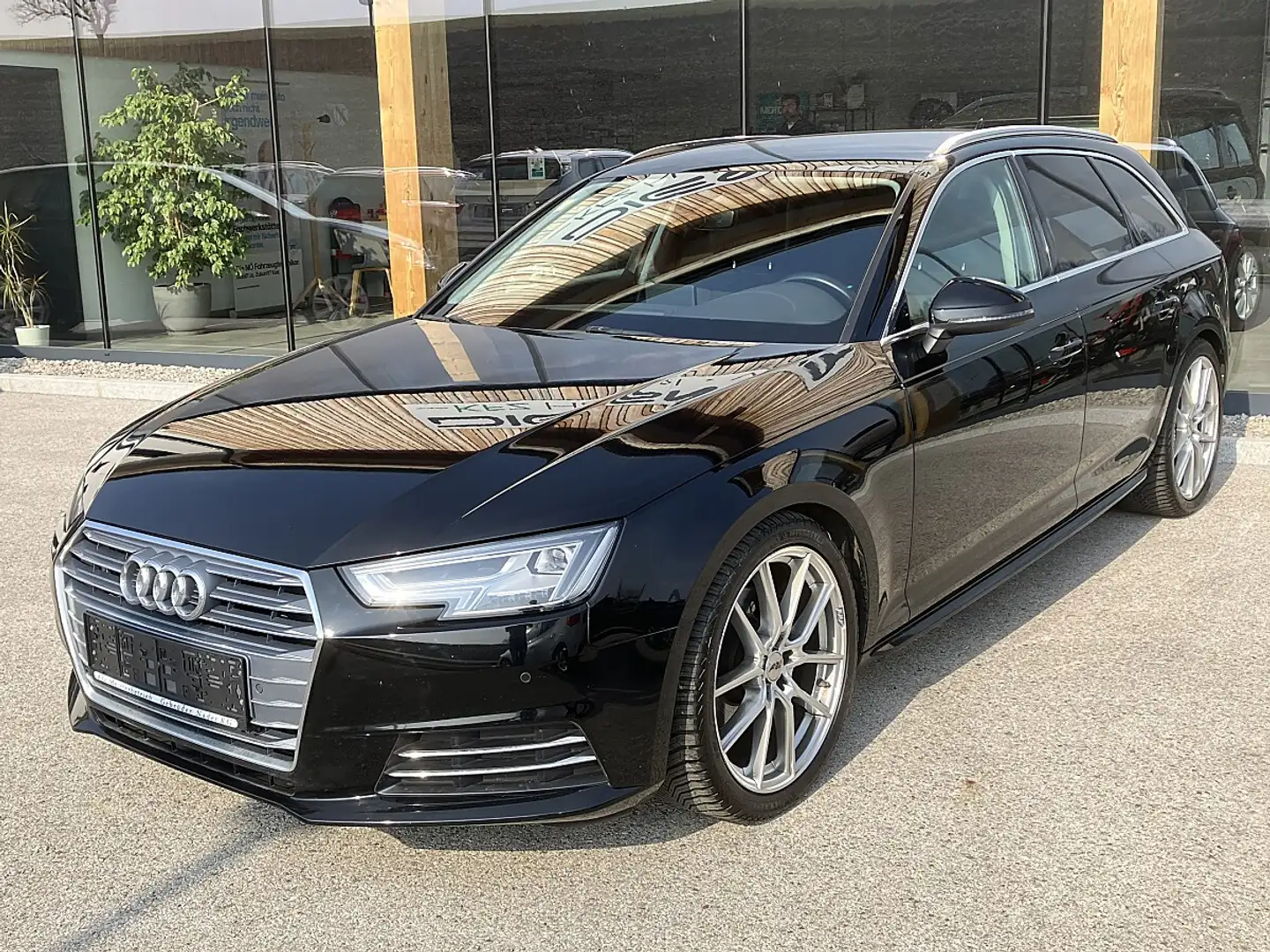 Audi A4 Avant 2,0 TDI Sport LED Navi Sportsitze PDC 19 ... Schwarz - 1
