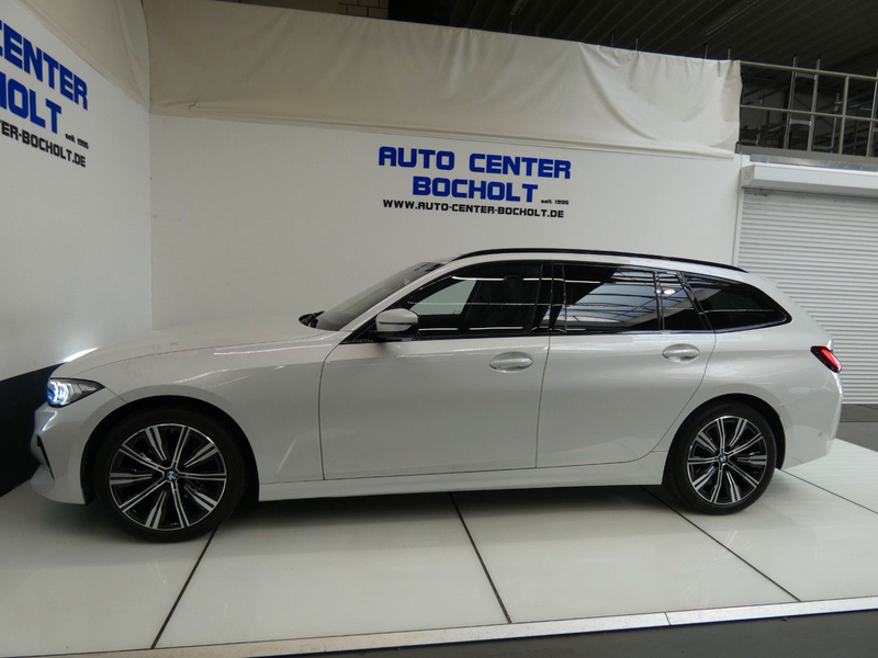 BMW 320 d xDrive*HUD*ACC*Panorama*AHK*Harman — photo 12