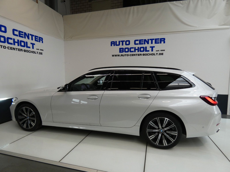 BMW 320 d xDrive*HUD*ACC*Panorama*AHK*Harman — photo 14