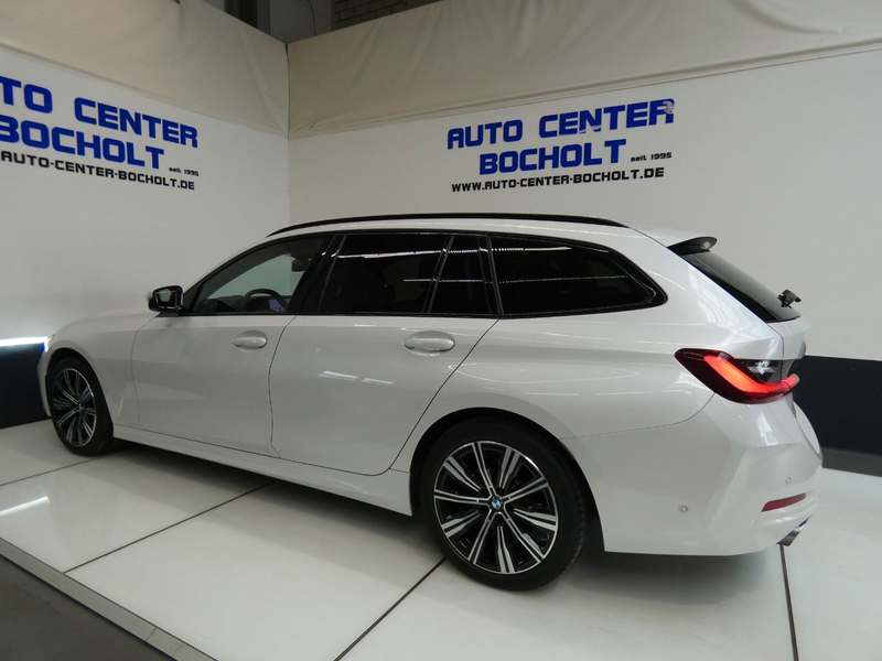 BMW 320 d xDrive*HUD*ACC*Panorama*AHK*Harman — photo 15
