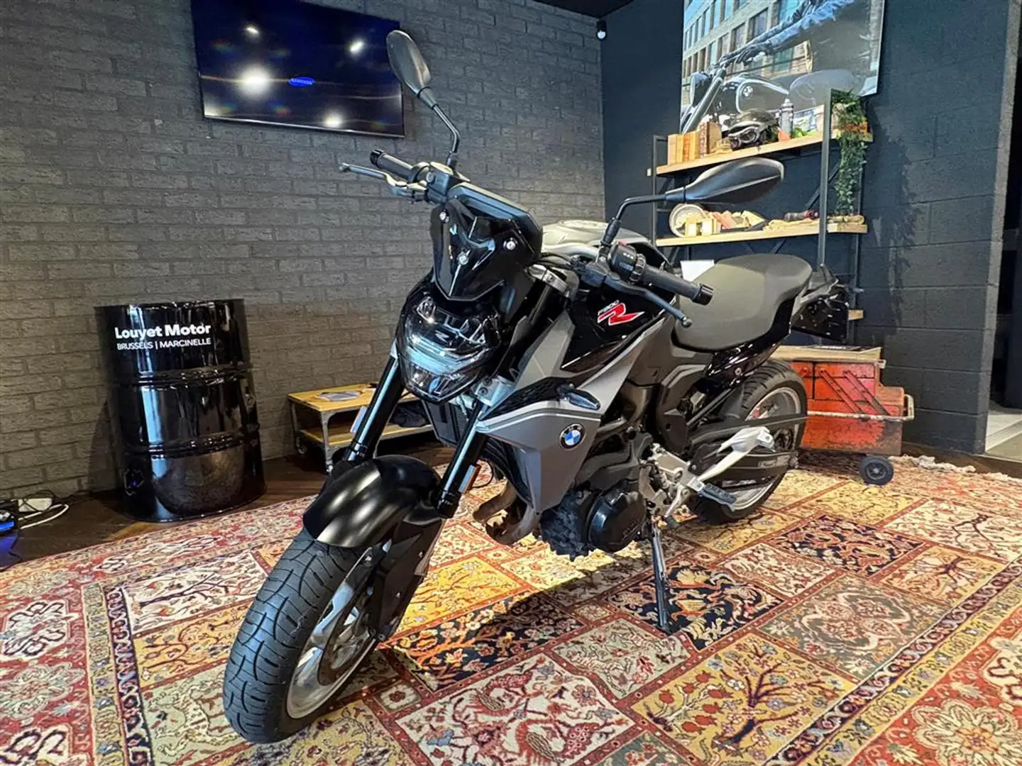 BMW F 900 R 0 Schwarz - 1