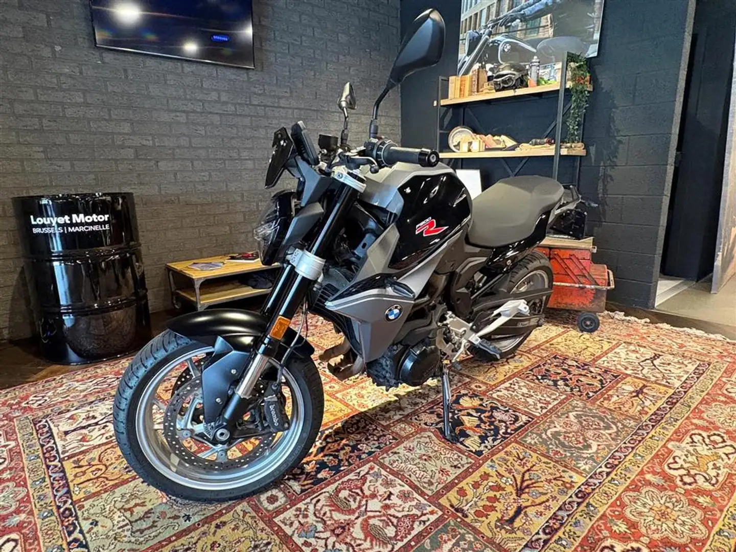 BMW F 900 R 0 Schwarz - 2