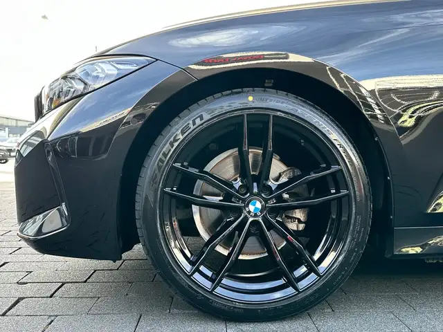 BMW 3 Series view 9