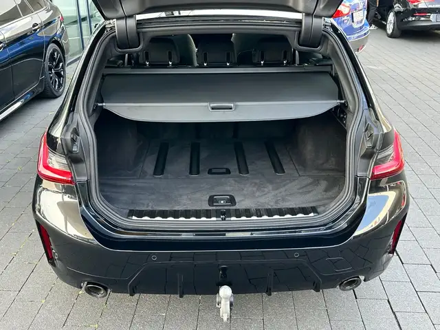 BMW 3 Series view 8