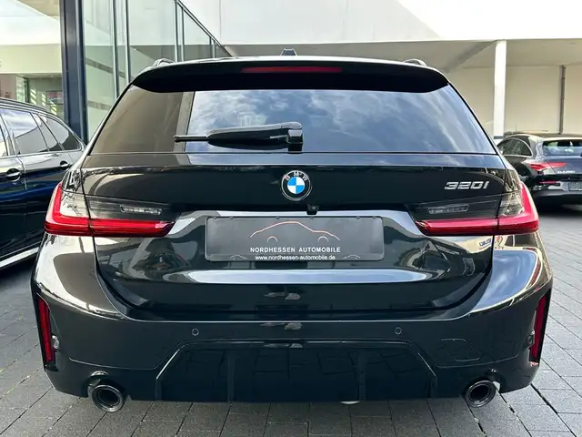 BMW 3 Series view 7