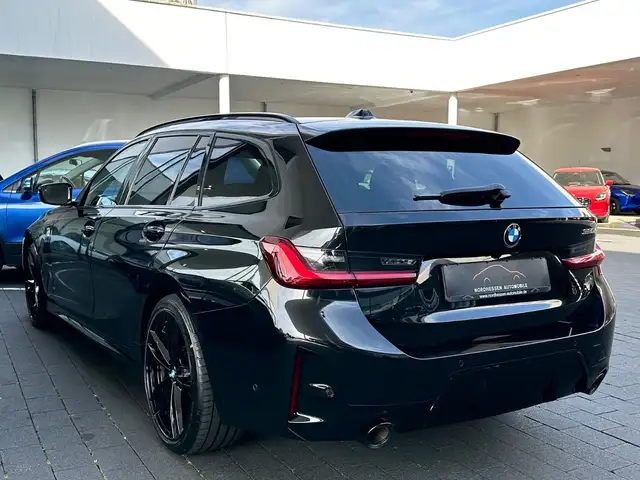 BMW 3 Series view 3