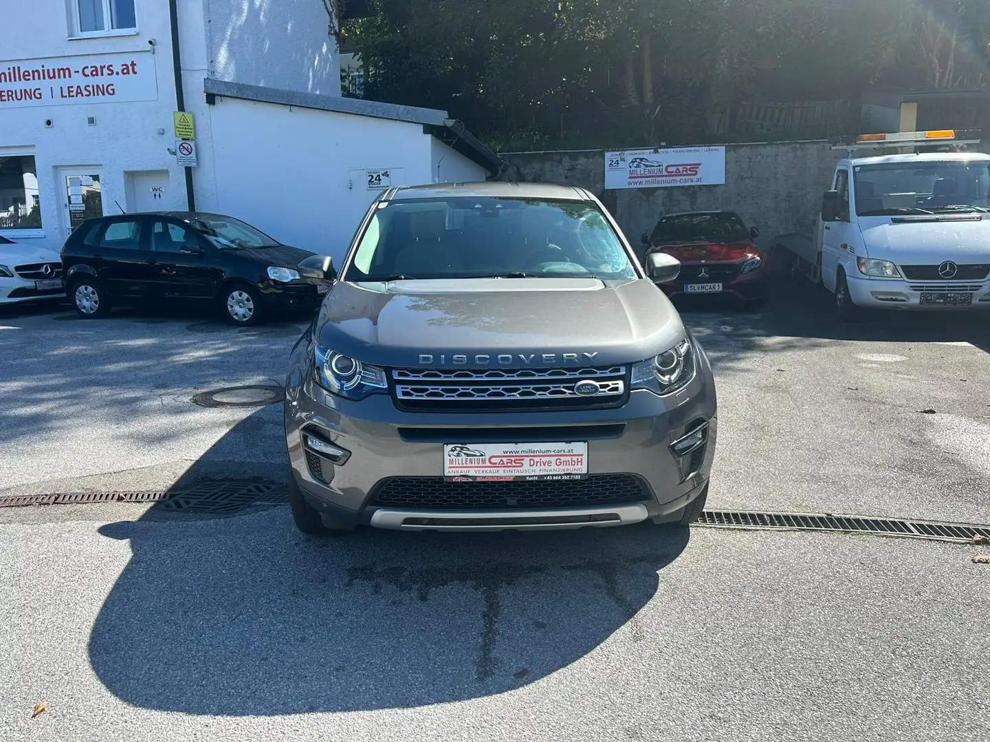 Land Rover Discovery Sport 2,0 TD4 4WD HSE Aut. bei Finanzierung FIX 6,274% Gris - 2