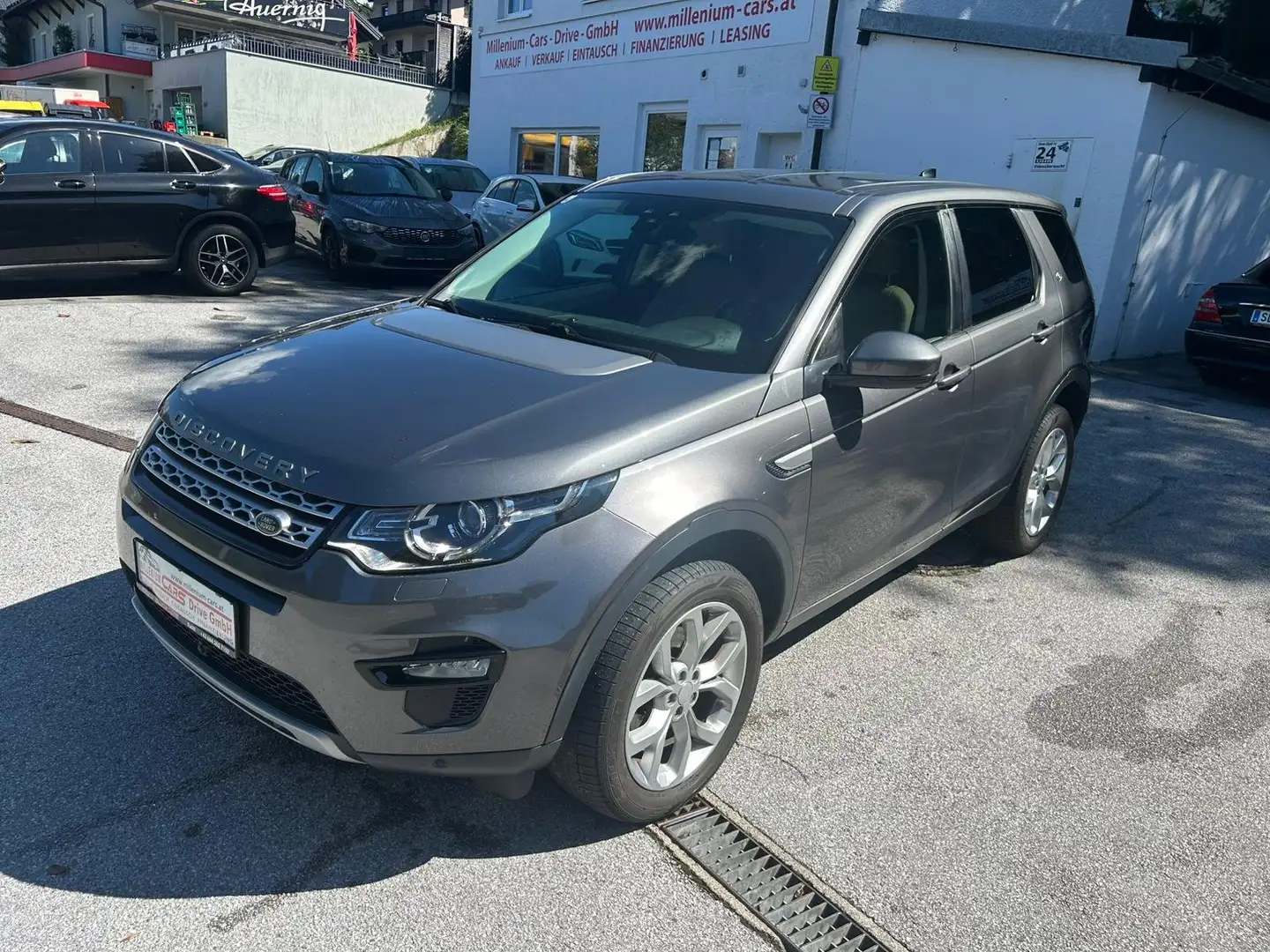 Land Rover Discovery Sport 2,0 TD4 4WD HSE Aut. bei Finanzierung FIX 6,274% Gris - 1