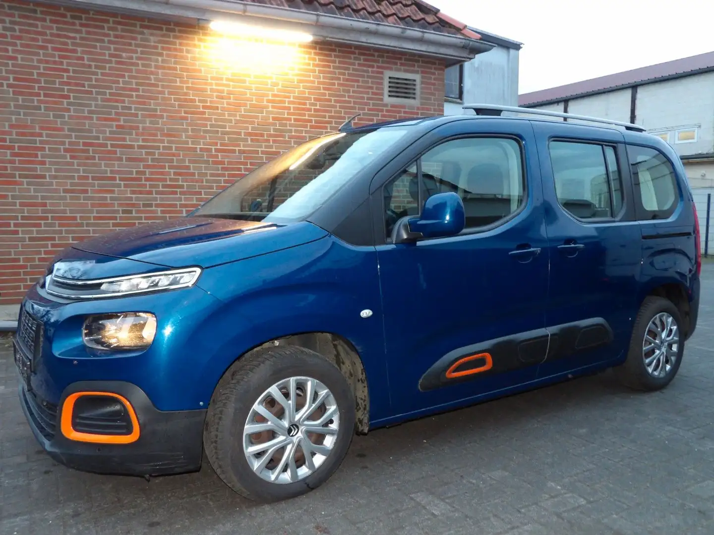 Citroen Berlingo Feel M Navi Kamera Tempomat Klimaaut. Blau - 1
