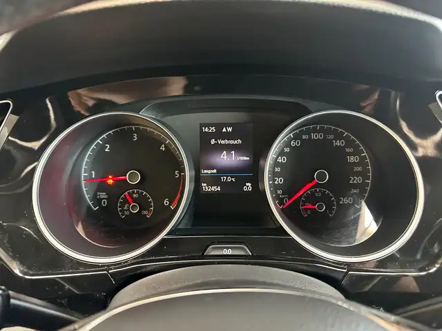 Volkswagen Touran view 13