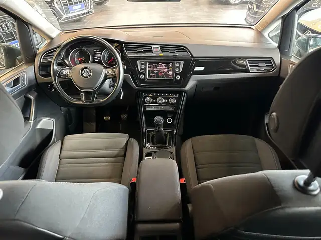 Volkswagen Touran view 7
