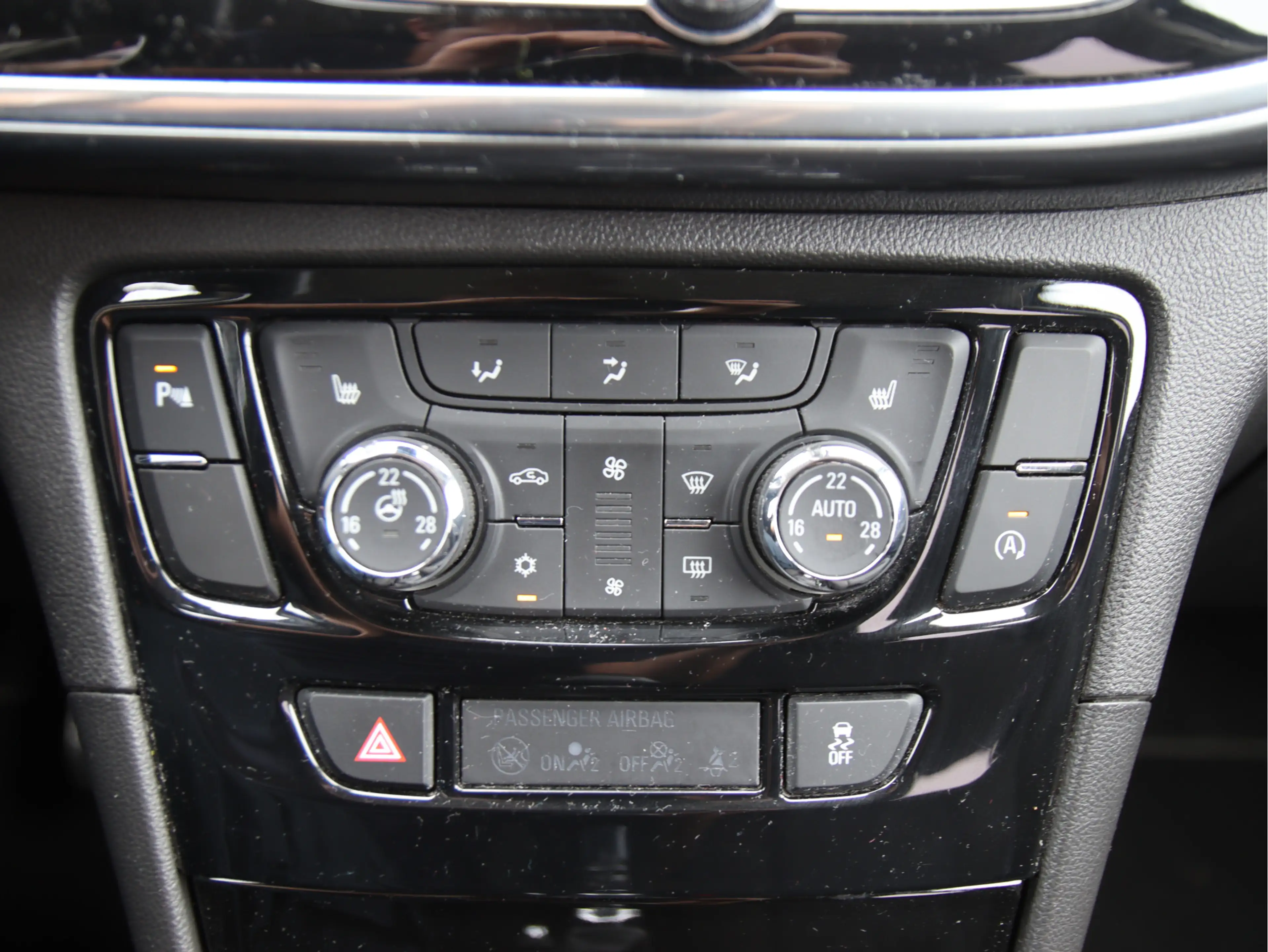 Opel Mokka X 1.4 Turbo 120 Jaar Edition Camera-Carplay, Keyless — photo 29