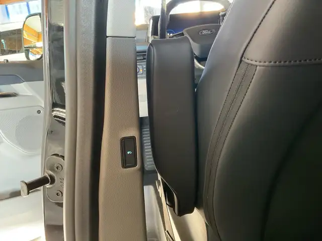 Ford Tourneo Custom AWD Active L1 Ansicht 25