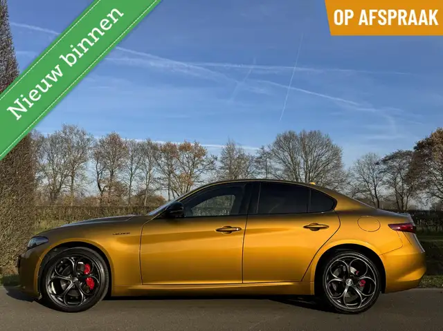 Alfa Romeo Giulia 2.0t Q4, My22, Giallo Ocra!! Harman Kardon, Uniek!