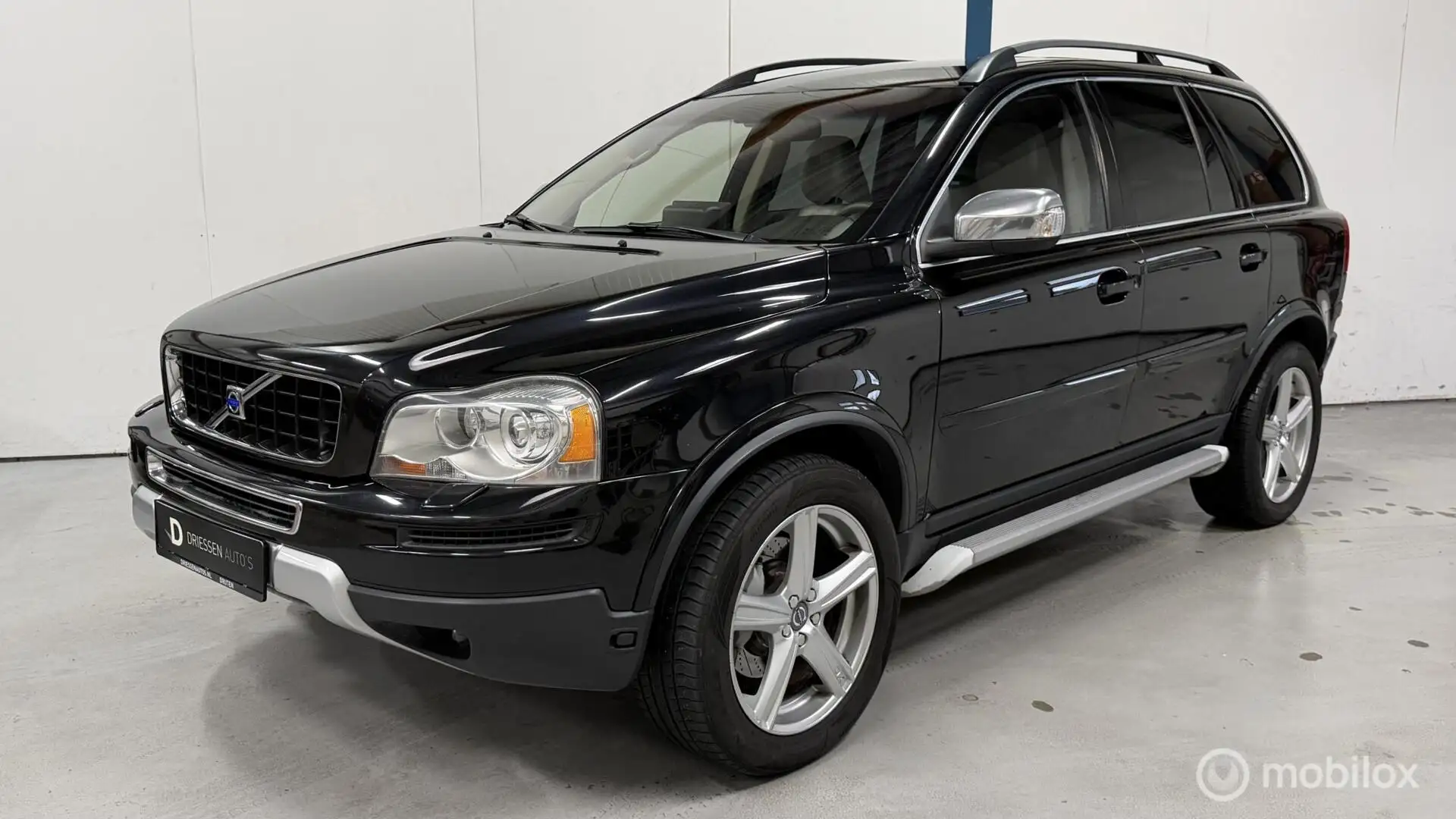 Volvo XC90 4.4 V8 Summum 7-PERSOONS / XENON Zwart - 1