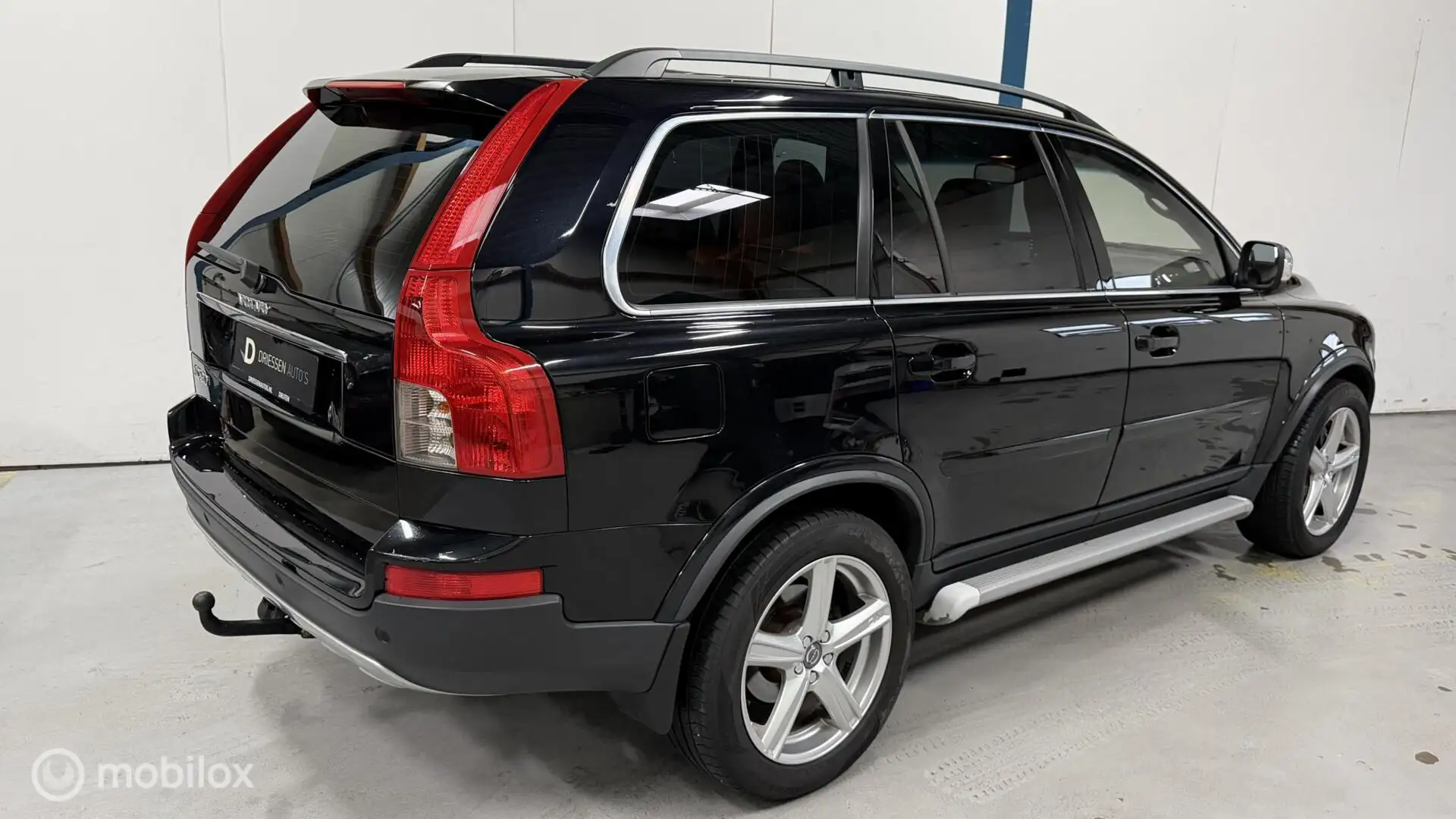 Volvo XC90 4.4 V8 Summum 7-PERSOONS / XENON Zwart - 2
